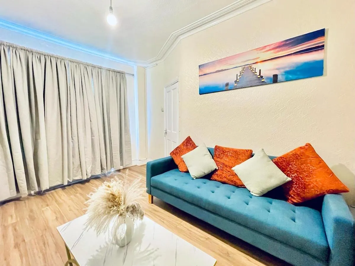 Home In Plaistow & Free Parking London Apartment