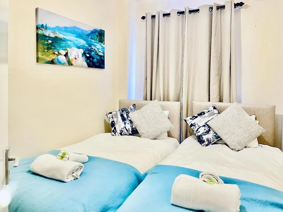 Apartment Home In Plaistow & Free Parking London