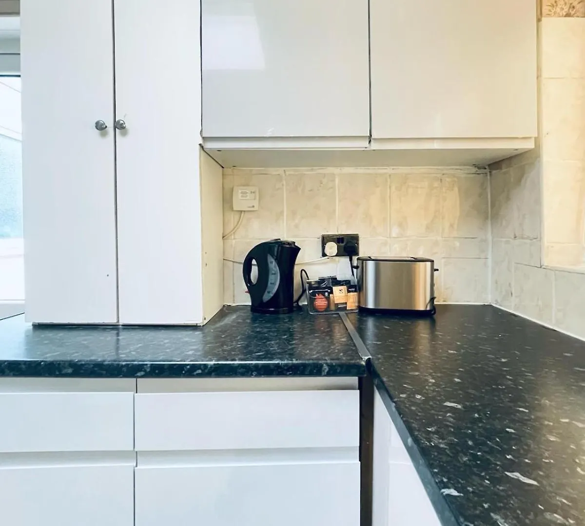 Home In Plaistow & Free Parking London