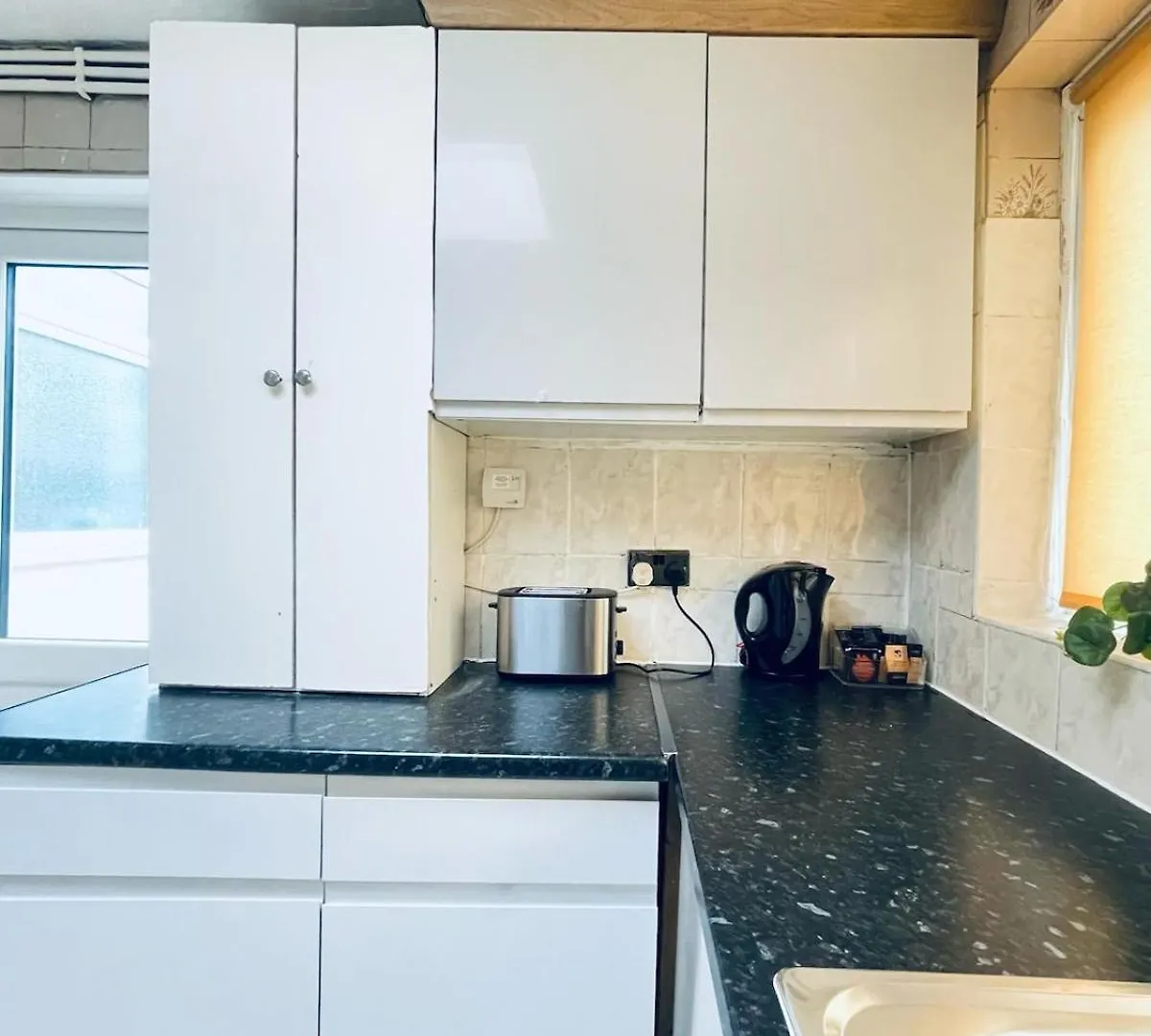 Apartment Home In Plaistow & Free Parking London